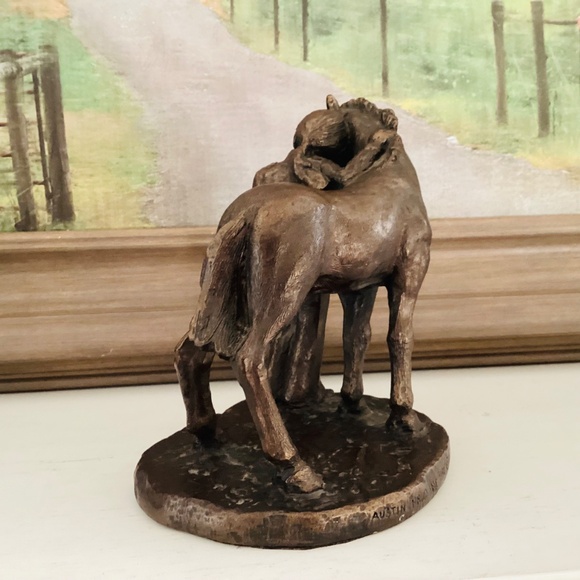 Vintage Austin Production Inc 1980 Girl Feeding Horse Sculpture Figurine Plaster - Picture 6 of 12